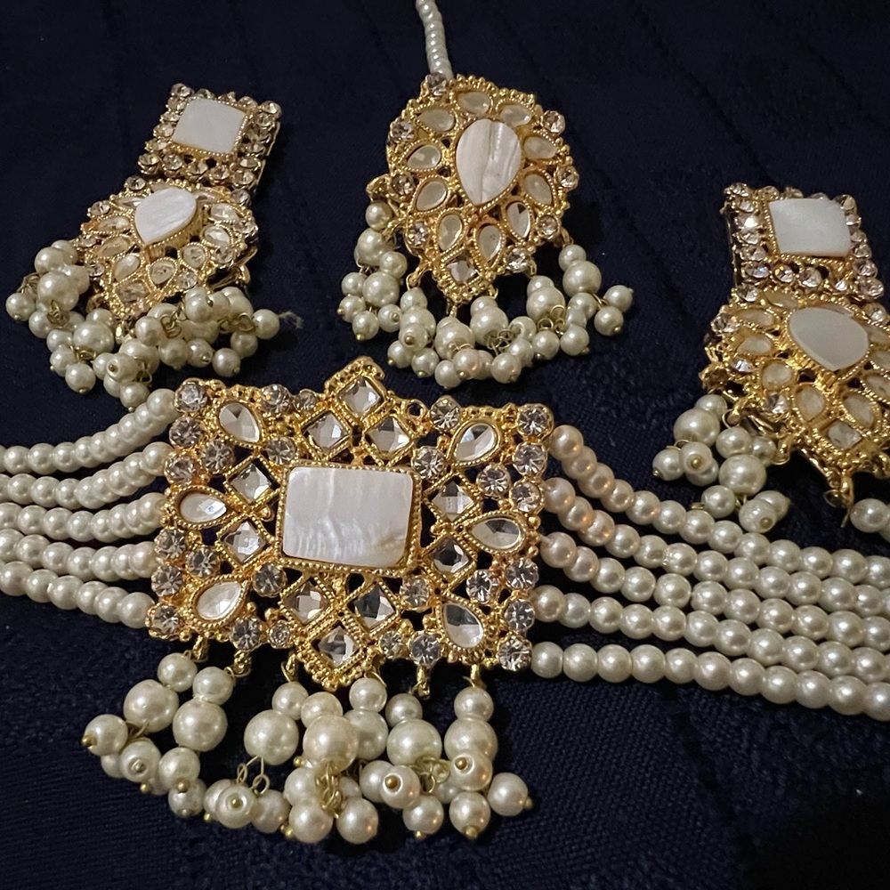 White kundan Set